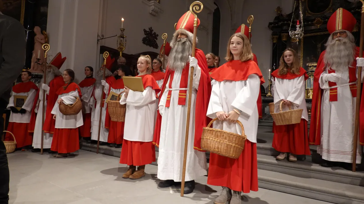 Samichlaus Kirche2 (Foto: Verschiedene) Samichlaus Kirche2 (Foto: Verschiedene)